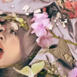 Melanie Martinez – POSSESSION