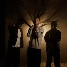 WHITE GALLOWS – Засыпай