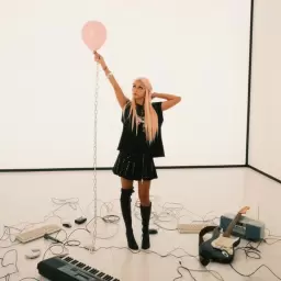 Дора – лонли лав